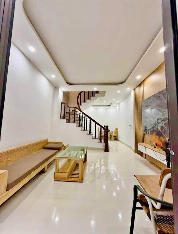 Nhà bán khu Ngọc Thụy, Long Biên 55m² giá 5 tỷ - Thiết kế hợp lý, gần mặt phố!