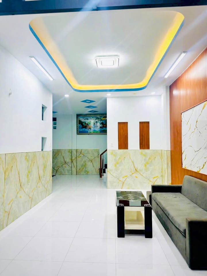 Nhà bán Bà Điểm, Hóc Môn 40m² giá 1.49 tỷ - Sổ chung, gần chợ và trường học!