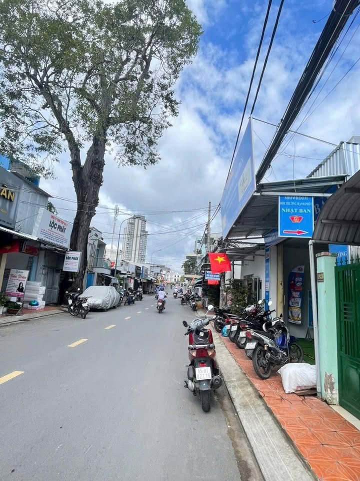 Nhà mặt tiền đường Nguyễn Thị Minh Khai, quận Ninh Kiều, 100.9m² giá 9.5 tỷ - Cơ hội đầu tư vàng!