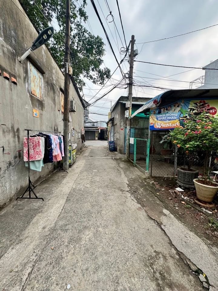 Nhà phố Bình Chiểu 90m² giá 3.9 tỷ - Phù hợp xây mới, hẻm xe hơi rộng!