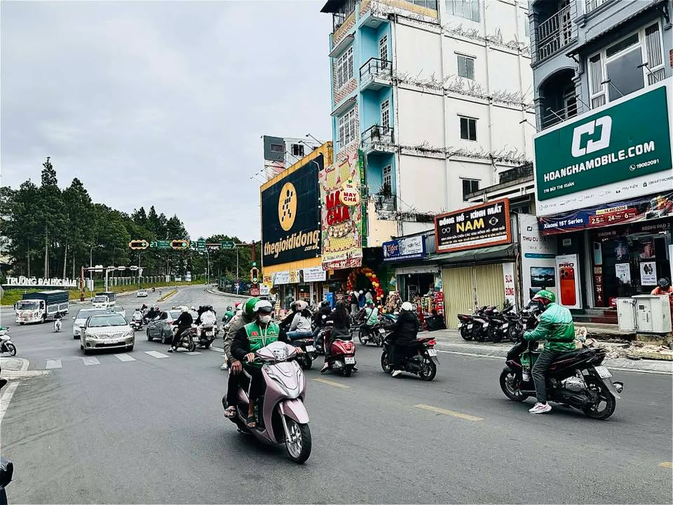 Nhà Mặt Tiền Bùi Thị Xuân Quận 1 88m² giá 18.5 tỷ - Vị trí vàng thuận lợi kinh doanh!