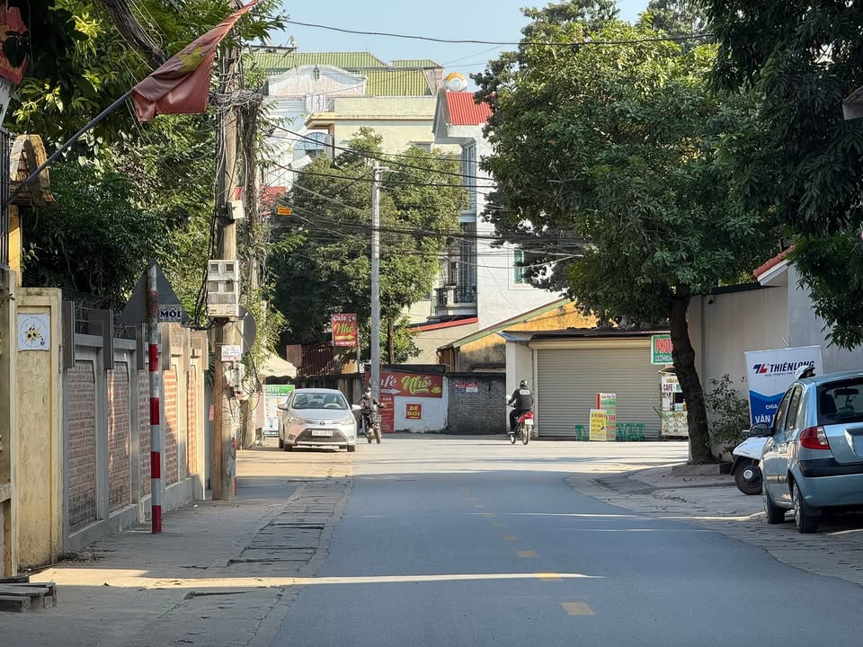 Nhà riêng tại Trung Sơn Trầm, Sơn Tây 50m² giá 1 tỷ - Khu dân trí cao!