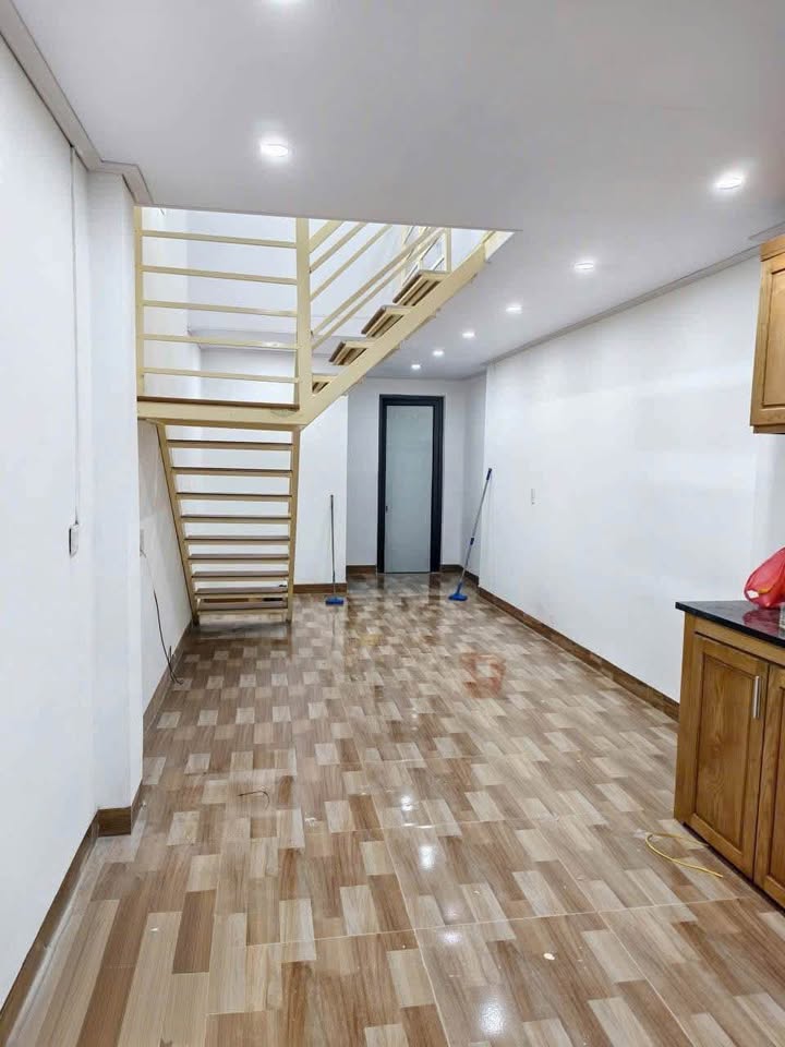 Nhà 2 tầng Phú Sơn 42m² giá 1.1 tỷ - Gần chợ, trường học!