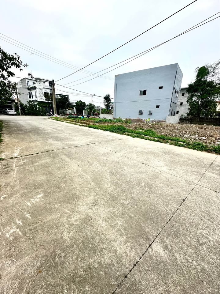 Đất nền Ninh Sơn 208m² - Hướng Đông, giá thỏa thuận, cơ hội đầu tư tuyệt vời!