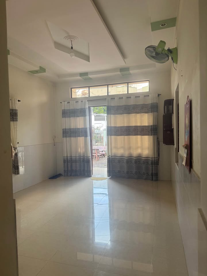 Nhà mặt tiền Nguyễn Thiếp, Pleiku 125m² giá 2.5 tỷ - Đón Tết 2026 ngay tại trung tâm!