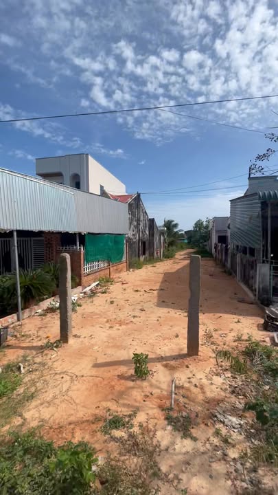 Đất mặt tiền Lý Thái Tổ, Tân Tiến, La Gi 272.6m² giá 2 tỷ - Đầu tư sinh lời lý tưởng!