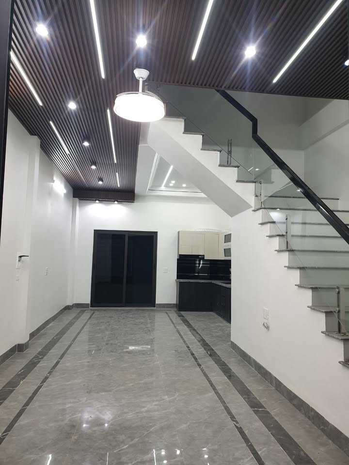 Nhà 3 tầng tại Trần Đăng Ninh, 58m² giá 1.95 tỷ - Thiết kế hiện đại, đầy đủ công năng!