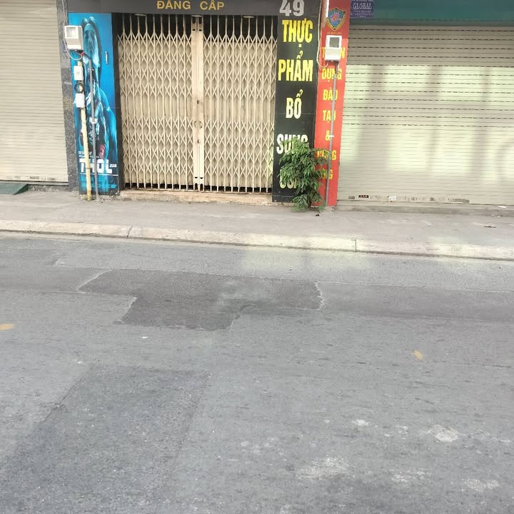 Nhà mặt tiền Tân Hải, Tân Bình 42m² giá 9 tỷ - Vị trí đắc địa gần sân bay!