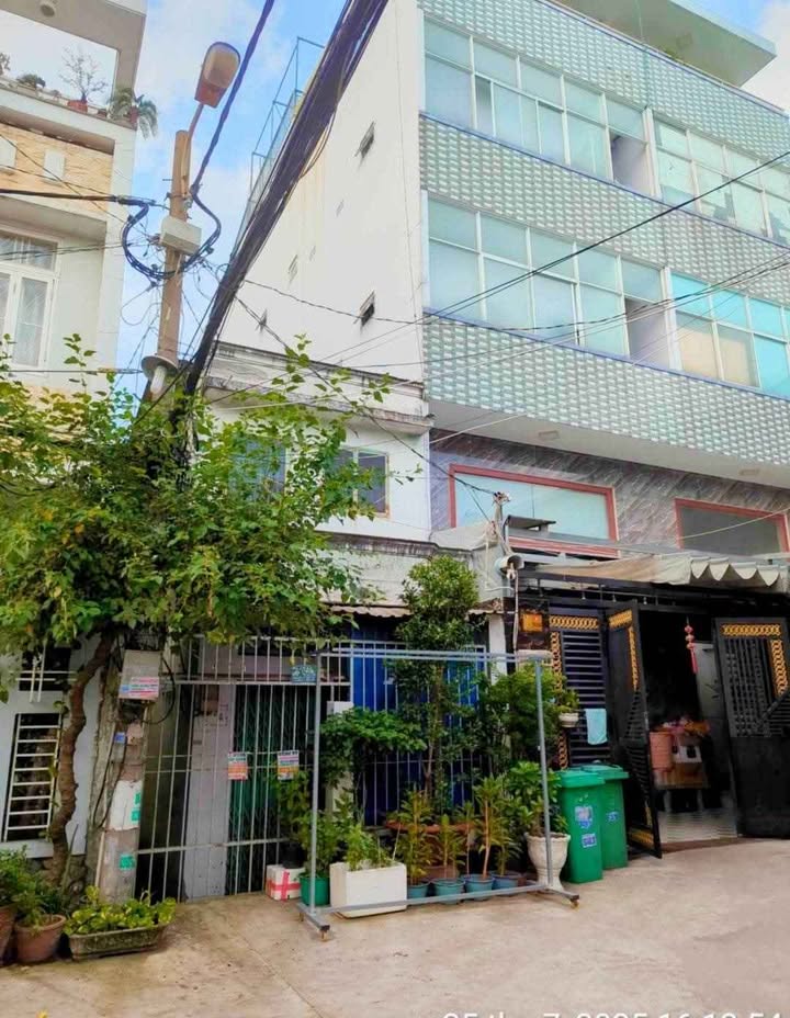 Nhà phố Bình Tân 65m² giá 5.6 tỷ - Mặt tiền hẻm 8m xe tải né