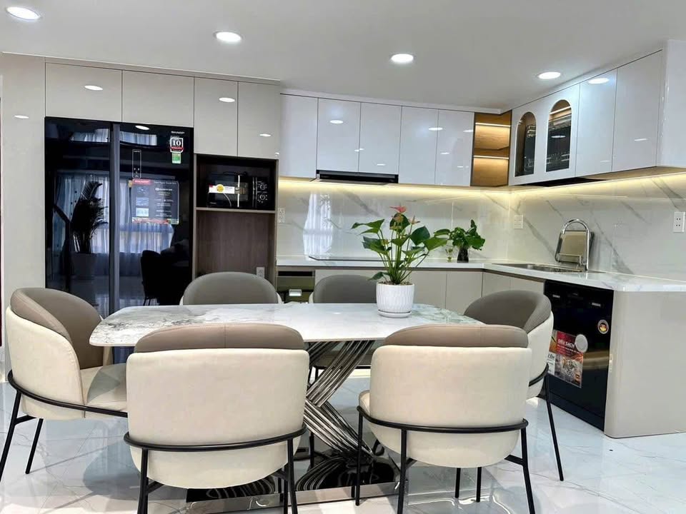 Căn hộ Duplex Sky Garden, Phú Mỹ Hưng 151m² giá 9 tỷ - Thiết kế sang trọng, sổ hồng lâu dài!