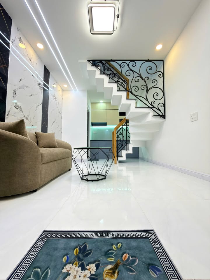 Nhà riêng Tân Bình 17m² giá 3.25 tỷ - Sổ hồng chính chủ, cách chợ Tân Bình 500m!