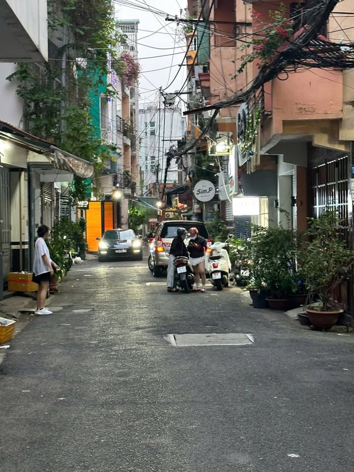 Nhà phố Lê Văn Sỹ Phú Nhuận 40m² giá 8 tỷ - Kinh doanh sầm uất!