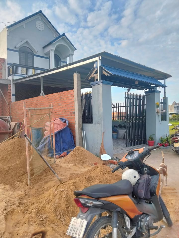 Nhà riêng Mỹ Hạnh Nam 170m² giá 1.95 tỷ - Sổ hồng chính chủ, vào ở ngay!