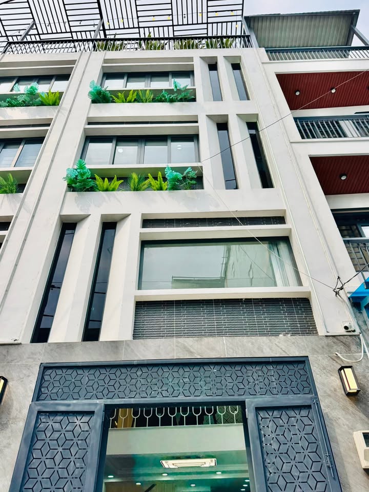 Nhà đẹp Gò Vấp 34m² giá 6.68 tỷ - Hẻm xe hơi 1 trục gần Emart!