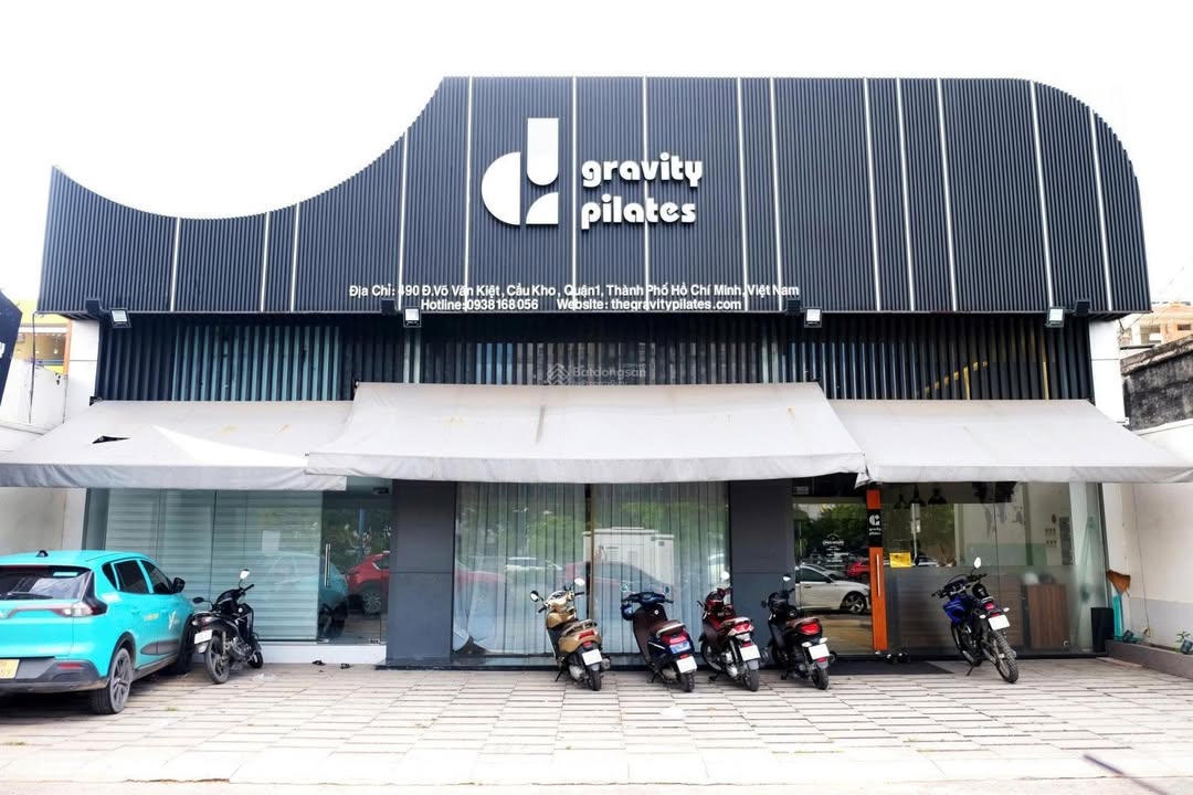 Cho thuê mặt bằng mặt tiền Võ Văn Kiệt, Quận 1, 325m² - Phù hợp cho showroom và thương hiệu lớn!