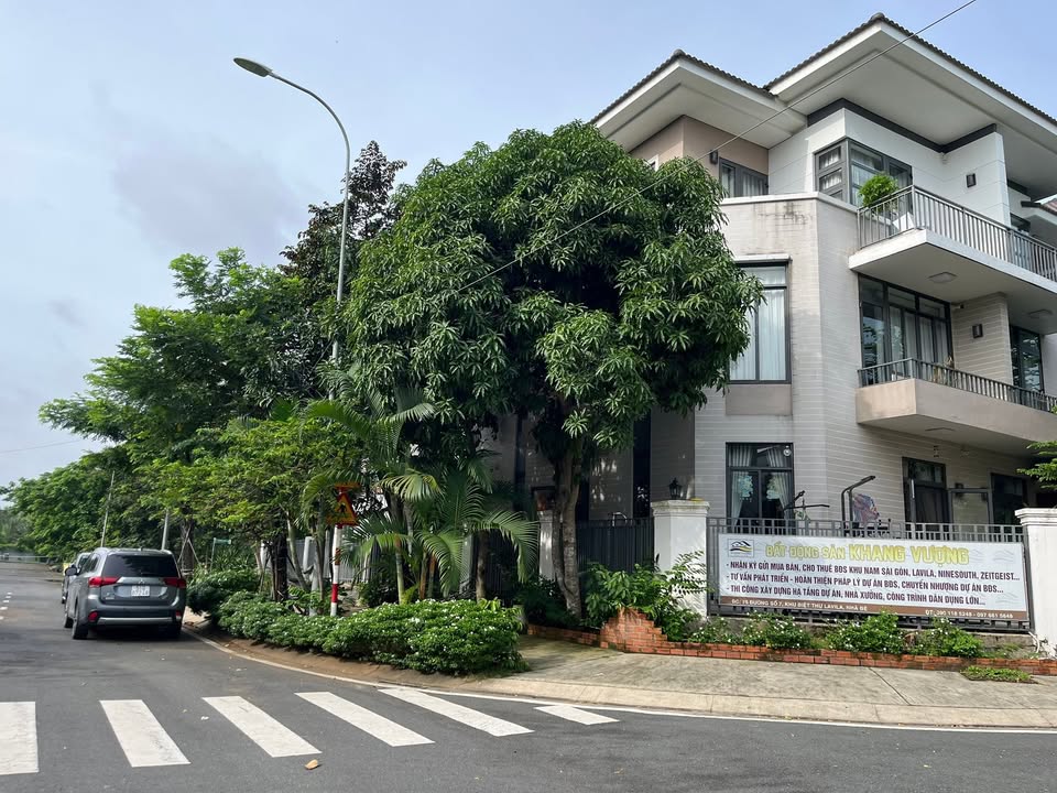 Biệt thự Lavila Phước Kiển 132m² giá 24 tỷ - Căn góc hai mặt tiền thoáng đãng!