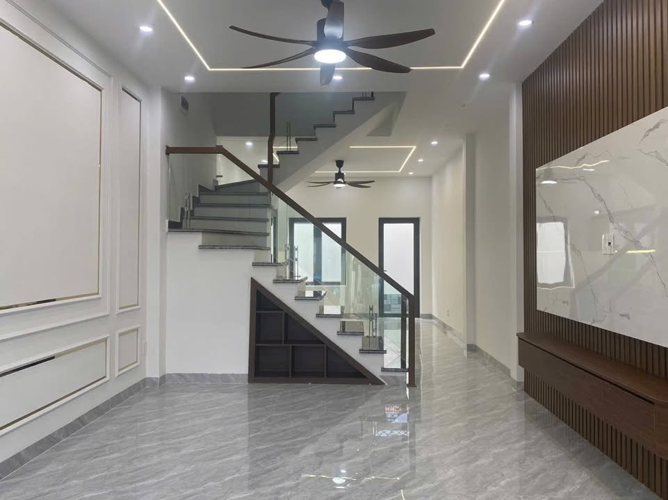 Nhà 3 tầng Thôn Thiên Hương, Thủy Nguyên, Hải Phòng 67m² giá 2 tỷ - Nội thất đầy đủ, chỉ việc xách vali vào ở!