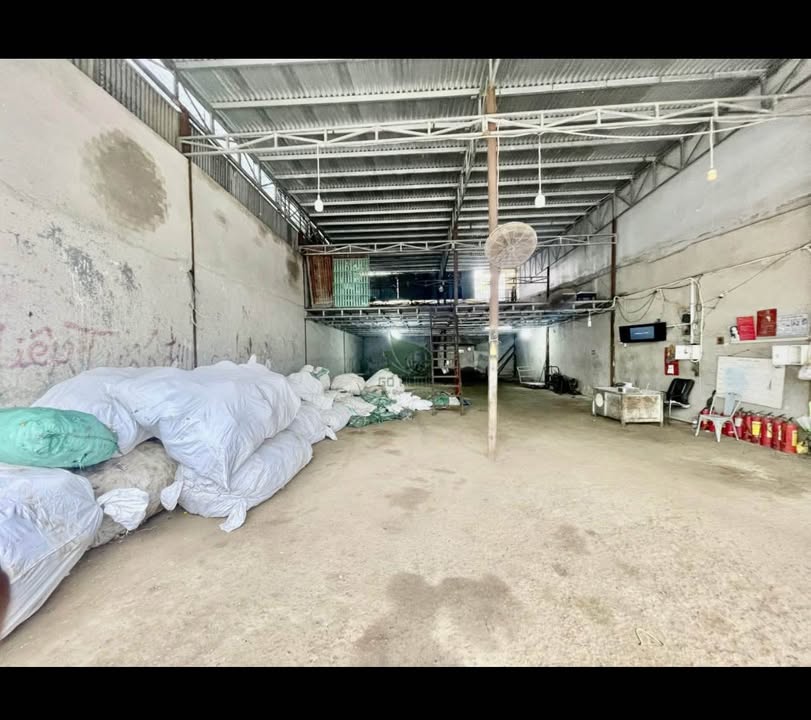 Cho thuê mặt bằng kinh doanh 2 mặt tiền 15m tại Nha Trang - Giá chỉ 65 triệu/tháng!