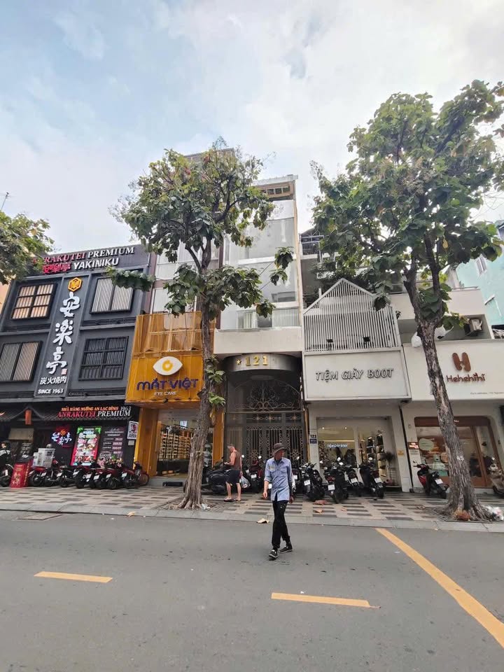 FrontHouse Nguyễn Trãi Quận 1 67m² giá 72 tỷ - Đầu tư sinh lời hấp dẫn!