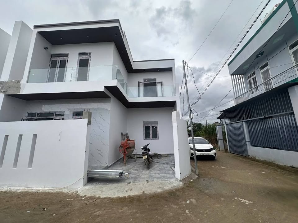 Nhà Diên Toàn 84m² giá 2.89 tỷ - Thiết kế đẹp, gần biển Nha Trang!
