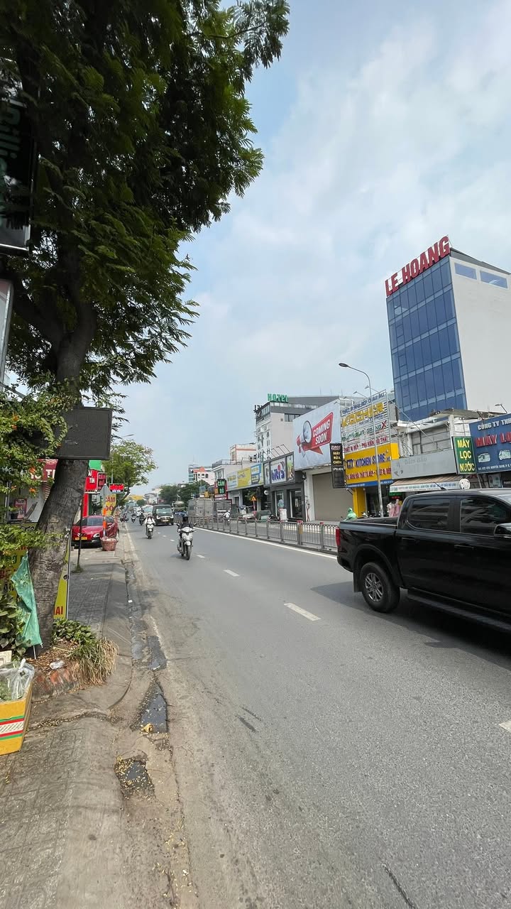 Nhà đẹp 5 tầng mặt tiền đường Lê Trọng Tấn, Tân Phú 72m² - Chính chủ vào ở ngay!