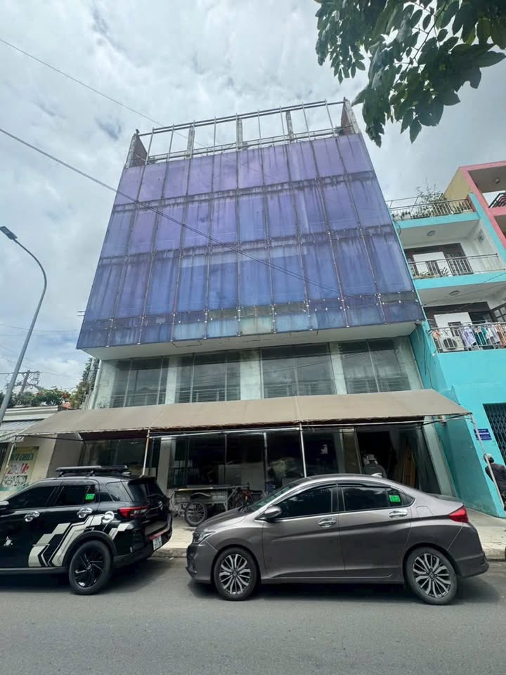 Bán nhà mặt tiền Phạm Vấn, quận Tân Phú, diện tích 226m² - Cơ hội đầu tư tuyệt vời!