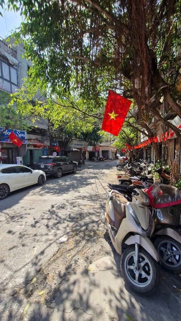 Nhà mặt phố Phú Viên, Long Biên 44m² giá 2.6 tỷ - Kinh doanh sầm uất!