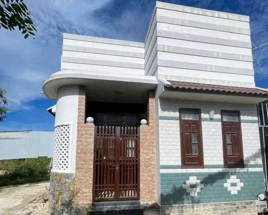 Nhà gác lửng Thanh Hải Phan Thiết 60m² giá 1.39 tỷ - Dân cư đông đúc, gần chợ!