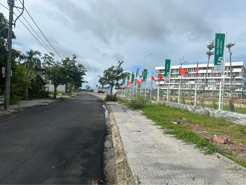 Đất nền mặt tiền Lưu Nhân Chú, Thủy Dương 330m² giá chỉ 6.93 tỷ - Cơ hội đầu tư sinh lời!