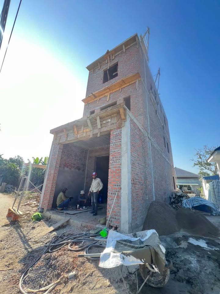 Nhà 3.5 tầng Xích Thổ, Hồng Thái, 62.9m², giá 2.95 tỷ - Ô tô đỗ cửa tiện lợi!