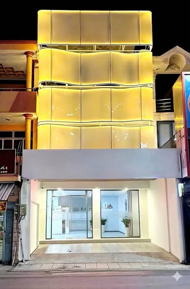 Nhà mặt tiền cho thuê đường Hoàng Việt P4 Tân Bình 120m² - Giá cực hấp dẫn!