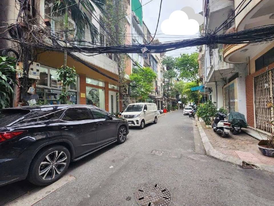Nhà phố Hoàng Mai 70m² giá 13 tỷ - Ô tô vào tận nơi, gần hồ Đền Lừ!