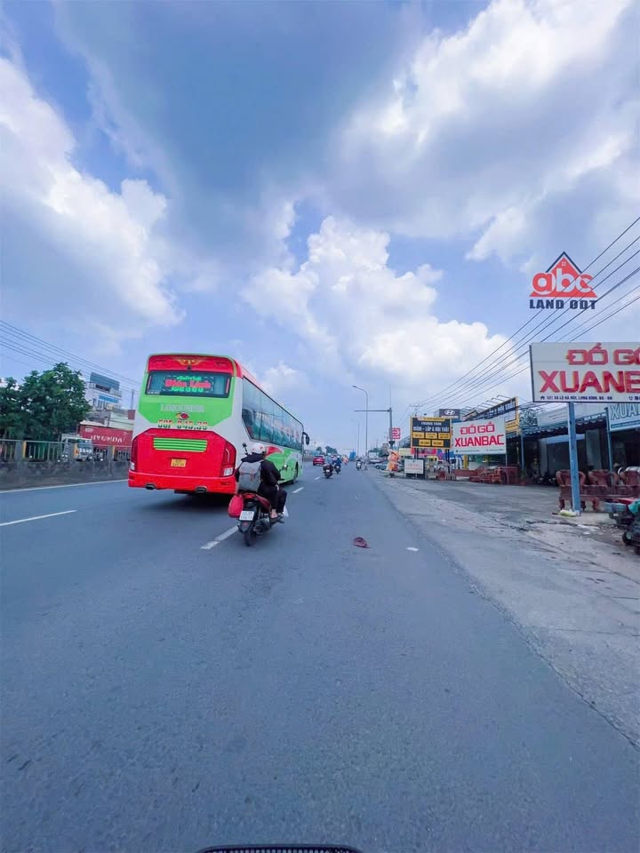 Nhà 2 Mặt Tiền Quốc Lộ 1A Hố Nai 342m² giá 15 tỷ - Vị trí kinh doanh đắc địa!