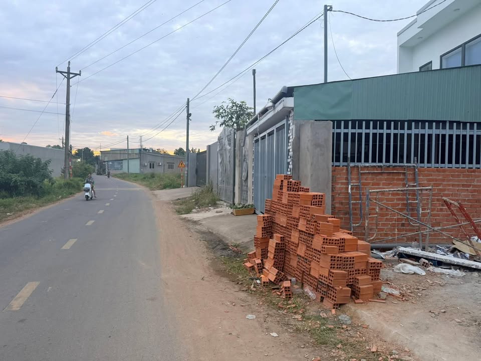 Đất nền Trảng Bom 3600m² giá 4 tỷ - Mặt tiền đường nhựa, cơ hội đầu tư tuyệt vời!