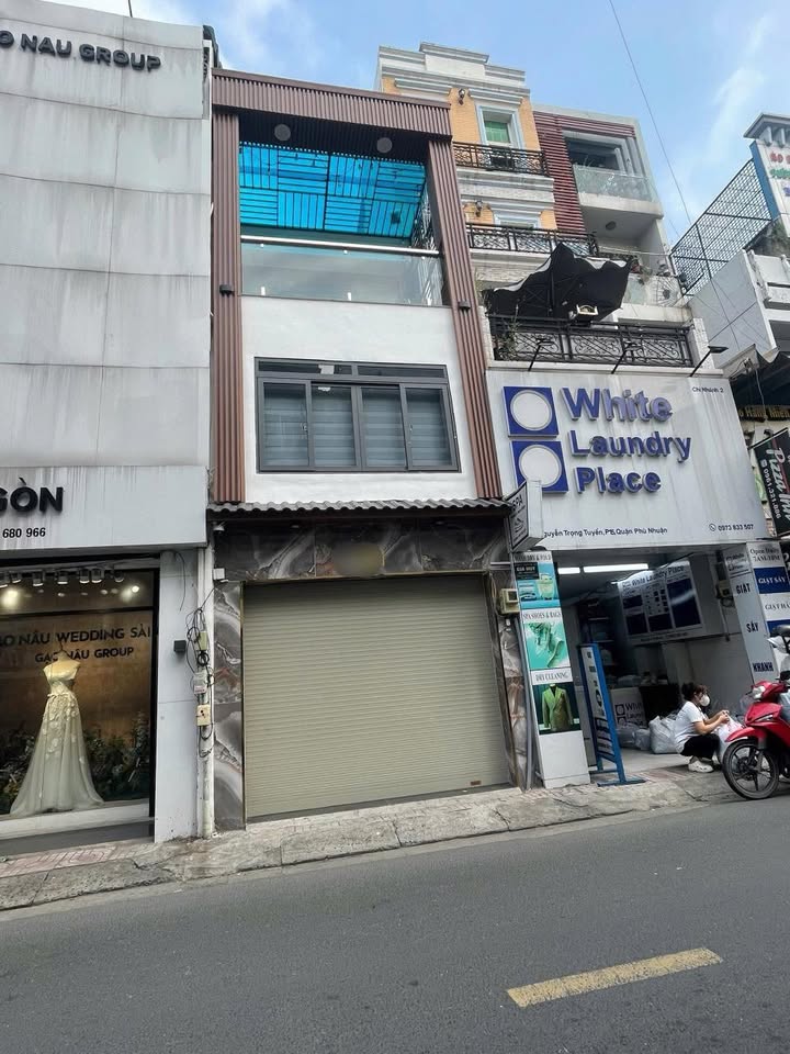 Nhà mặt tiền Nguyễn Trọng Tuyển, Phú Nhuận 31m² giá 8.75 tỷ - Đầu tư sinh lời ngay!