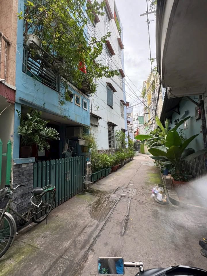 Nhà phố Trần Hưng Đạo, Quận 1 - 29m² giá 6 tỷ - Hẻm thông thoáng, tiện ích đầy đủ!