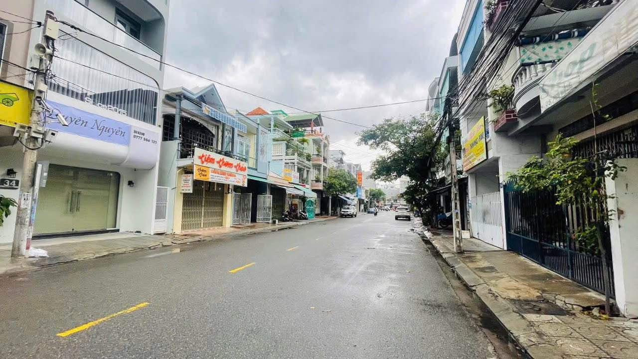 Bán Nhà FrontHouse Mặt Tiền Phù Đổng, Phước Tiến, Nha Trang 91,6m² - Kinh doanh Karaoke sinh lời!