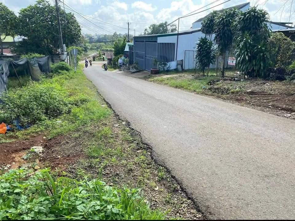 Đất nền kinh doanh đường Nguyễn Đức Cảnh, Bảo Lộc 2000m² giá 10.5 tỷ - Cơ hội đầu tư hiếm có!