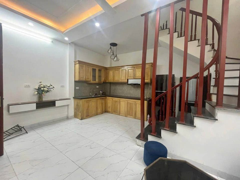 Nhà Yên Hòa, Cầu Giấy 30m² giá 4 tỷ - Nhà đẹp, ở ngay, ô tô đỗ gần!