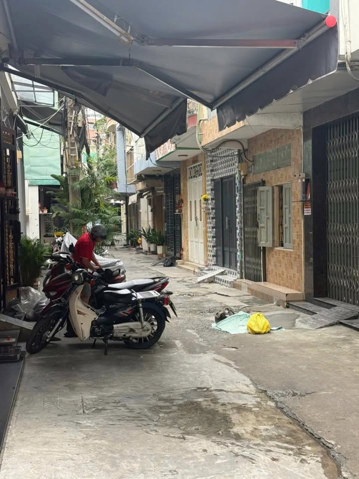 Nhà riêng Trần Phú, Quận 5, 27m² giá 6.3 tỷ - Chính chủ bán gấp!