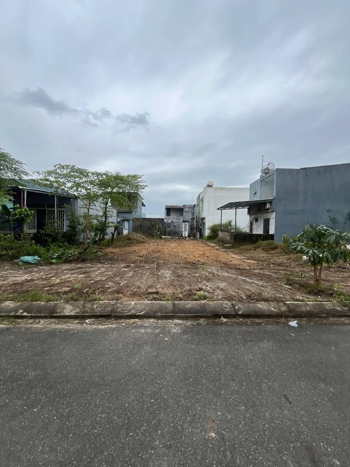 Đất tái định cư Hòa Liên 3 Đà Nẵng 130,5m² giá chỉ 2 tỷ - Nở hậu, hướng Tây Bắc!