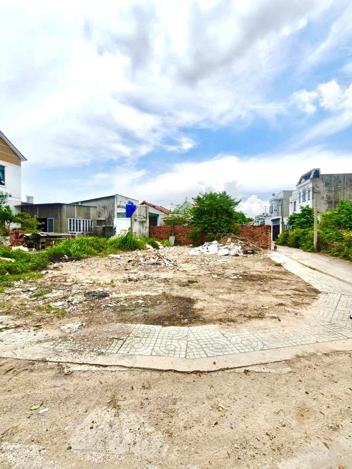 Đất nền góc đường DX039, Phú Mỹ, Thủ Dầu Một 121m² chỉ 2.5 tỷ - Cơ hội đầu tư không thể bỏ qua!