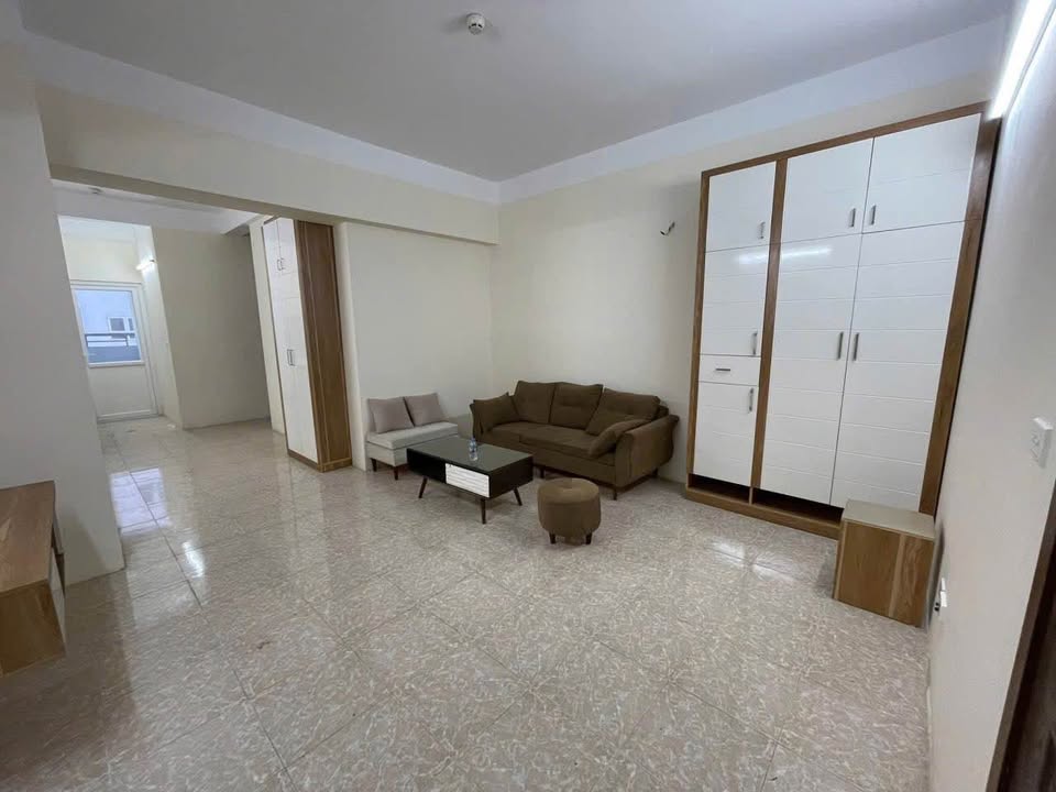 Căn hộ 3 phòng ngủ Tòa 30T Nam Trung Yên 14 triệu - Full nội thất sang trọng!