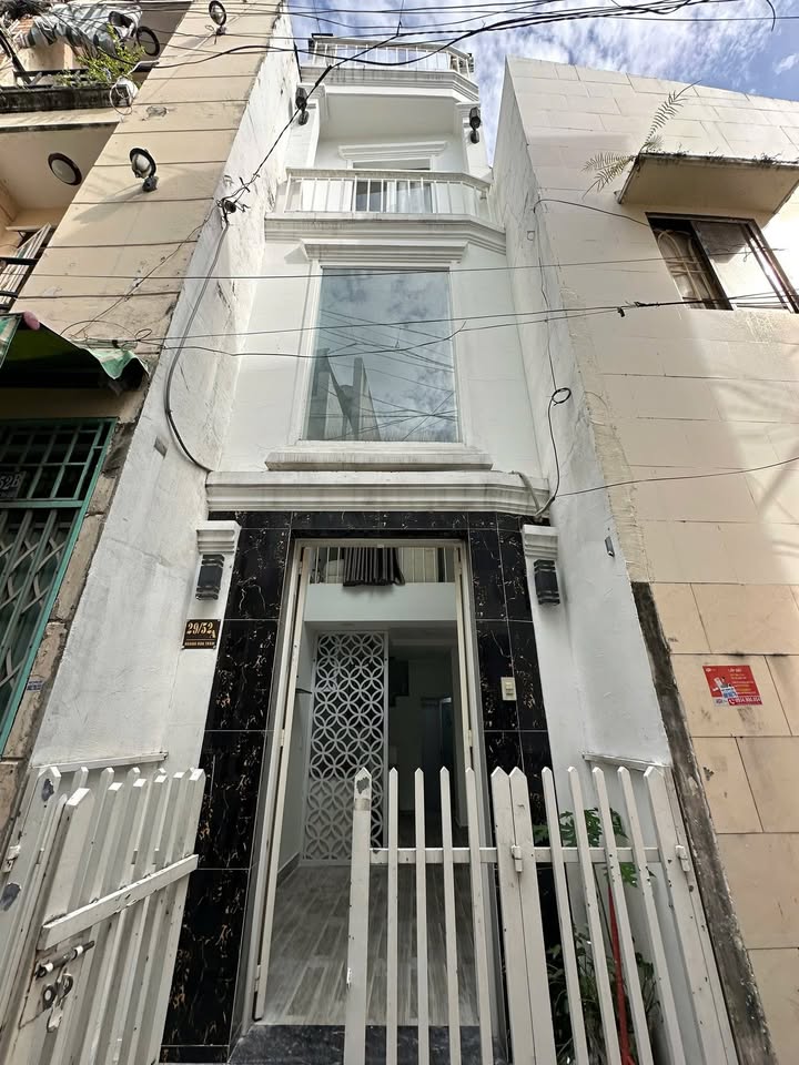 Nhà cho thuê Hẻm 29 Hoàng Hoa Thám, Bình Thạnh 23m² giá 9.5 triệu - Khu dân cư yên tĩnh!