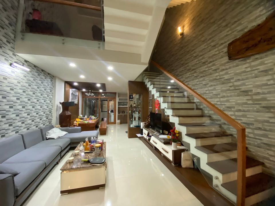 Nhà nguyên căn cho thuê tại Hải Châu 100m² - Phù hợp ở và làm văn phòng!