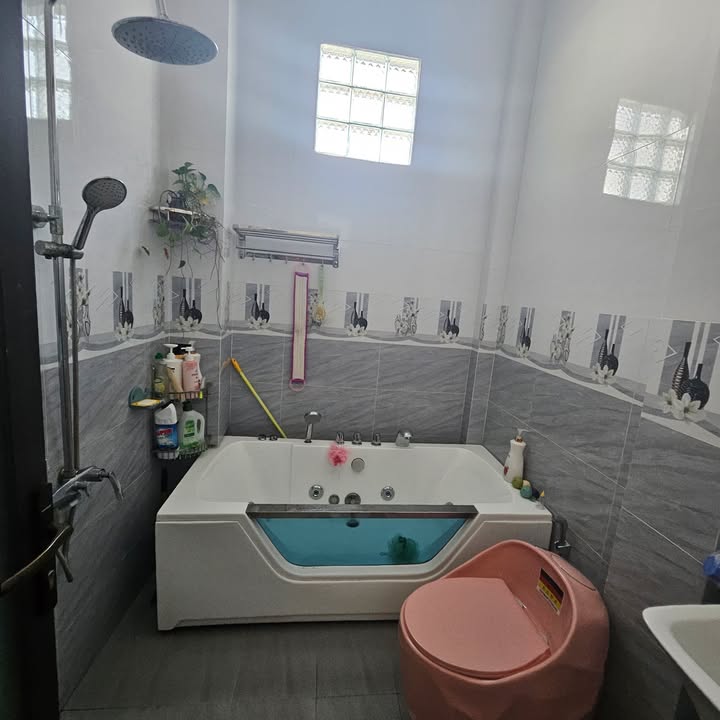 Biệt thự mini + Dãy trọ Long Xuyên 295m² giá 10 tỷ - Đầu tư sinh lời ngay!