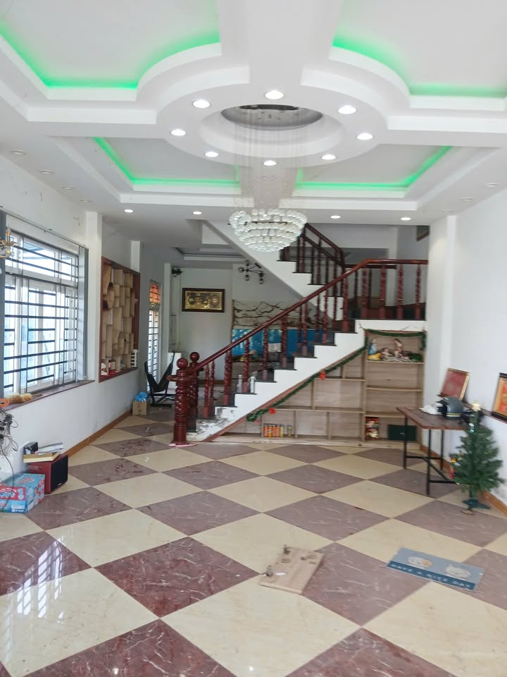 Nhà 1 Trệt 2 Lầu KDC Hồng Loan, 70m² giá 4 tỷ - Vị trí đẹp, thoáng mát!