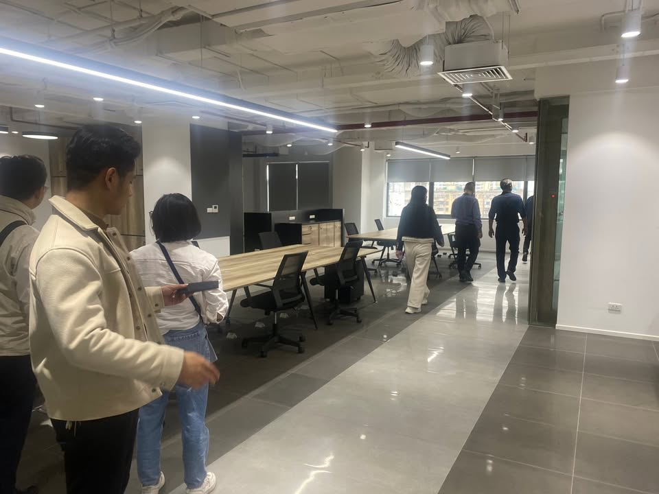 Văn phòng cho thuê mặt phố Hoàng Quốc Việt 80m² - 250m² - Chỗ để xe thoải mái, ưu đãi tháng này!