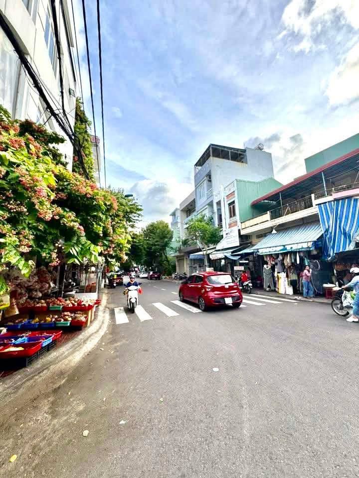 Nhà Ôm Góc 2 Mặt Tiền Kinh Doanh 67m², 3 Tầng - Giá Nhỉnh 7 Tỷ