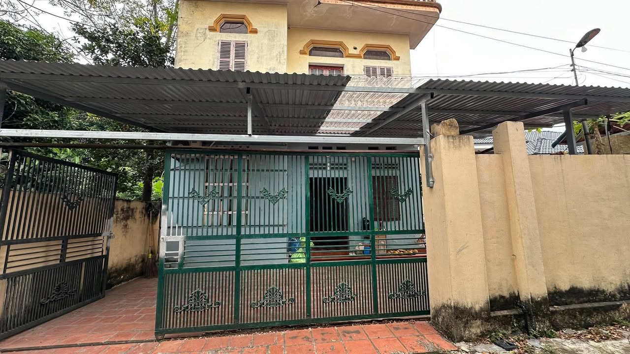 Nhà 2 tầng phố Vôi, Lạng Giang, 200m² giá thỏa thuận - Ô tô vào tận sân!